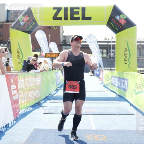 10.08.2025 - GEWOBA Citytriathlon Bremen H.Heesch http://msf.ph/oto/8556901 10.08.2025 14:38:25 Ziel 803, 843 meine-sportfotos.de