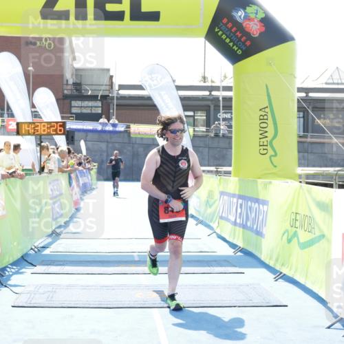 10.08.2025 - GEWOBA Citytriathlon Bremen H.Heesch http://msf.ph/oto/8556909 10.08.2025 14:38:30 Ziel 803, 843 meine-sportfotos.de