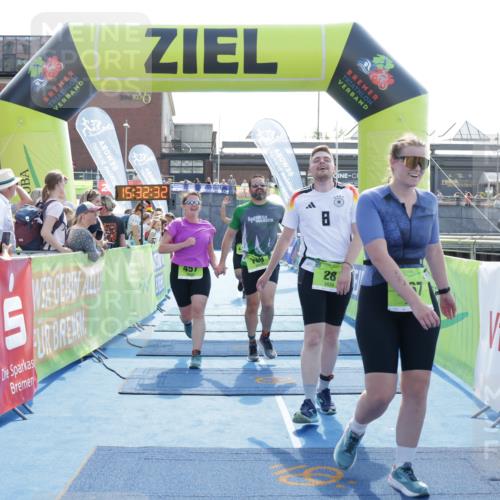 10.08.2025 - GEWOBA Citytriathlon Bremen H.Heesch http://msf.ph/oto/8556910 10.08.2025 15:32:36 Ziel 28, 189, 367, 448, 457 meine-sportfotos.de