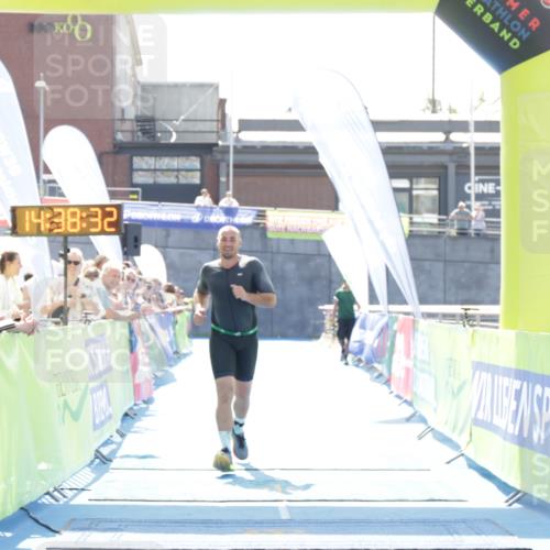 10.08.2025 - GEWOBA Citytriathlon Bremen H.Heesch http://msf.ph/oto/8556916 10.08.2025 14:38:36 Ziel 726, 843 meine-sportfotos.de