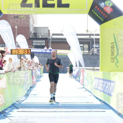 10.08.2025 - GEWOBA Citytriathlon Bremen H.Heesch http://msf.ph/oto/8556920 10.08.2025 14:38:37 Ziel 726 meine-sportfotos.de