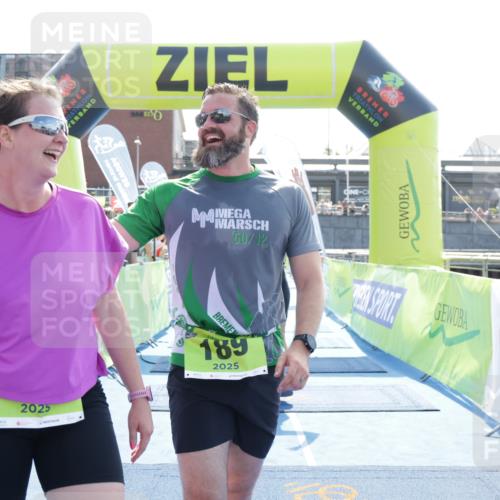 10.08.2025 - GEWOBA Citytriathlon Bremen H.Heesch http://msf.ph/oto/8556926 10.08.2025 15:32:39 Ziel 28, 189, 367, 448, 457 meine-sportfotos.de
