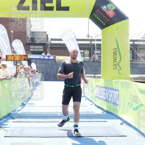 10.08.2025 - GEWOBA Citytriathlon Bremen H.Heesch http://msf.ph/oto/8556930 10.08.2025 14:38:38 Ziel 726 meine-sportfotos.de
