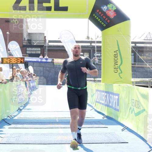 10.08.2025 - GEWOBA Citytriathlon Bremen H.Heesch http://msf.ph/oto/8556932 10.08.2025 14:38:38 Ziel 726 meine-sportfotos.de