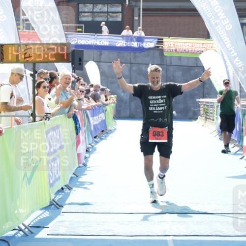 10.08.2025 - GEWOBA Citytriathlon Bremen H.Heesch http://msf.ph/oto/8556934 10.08.2025 14:39:28 Ziel 983 meine-sportfotos.de