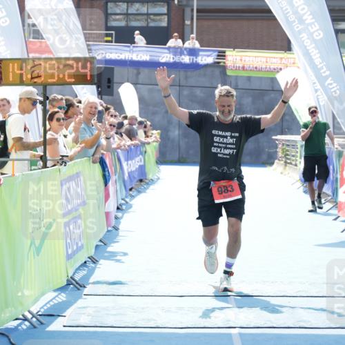 10.08.2025 - GEWOBA Citytriathlon Bremen H.Heesch http://msf.ph/oto/8556937 10.08.2025 14:39:28 Ziel 983 meine-sportfotos.de