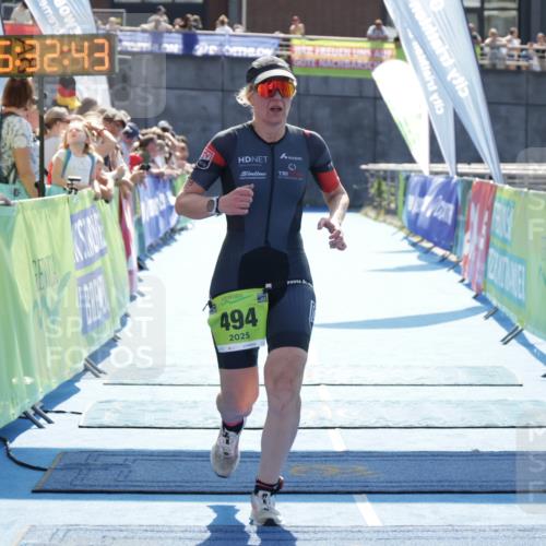 10.08.2025 - GEWOBA Citytriathlon Bremen H.Heesch http://msf.ph/oto/8556938 10.08.2025 15:32:47 Ziel 494 meine-sportfotos.de