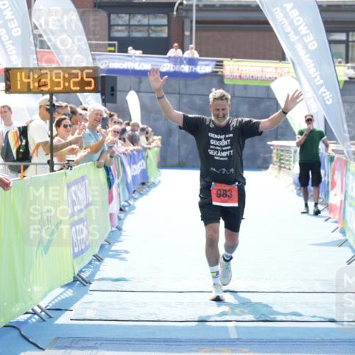 10.08.2025 - GEWOBA Citytriathlon Bremen H.Heesch http://msf.ph/oto/8556939 10.08.2025 14:39:29 Ziel 983 meine-sportfotos.de