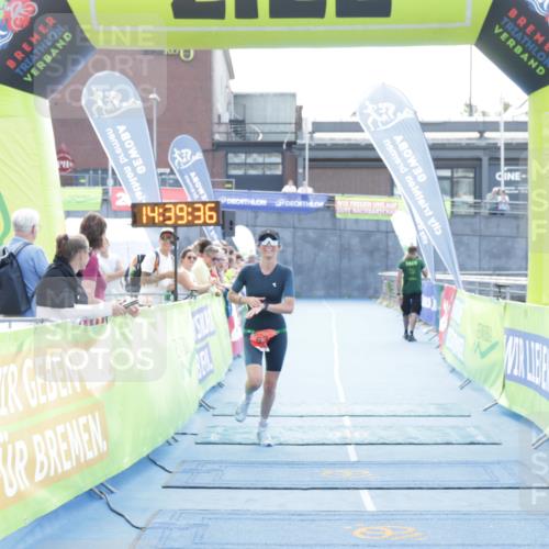 10.08.2025 - GEWOBA Citytriathlon Bremen H.Heesch http://msf.ph/oto/8556955 10.08.2025 14:39:40 Ziel 935 meine-sportfotos.de