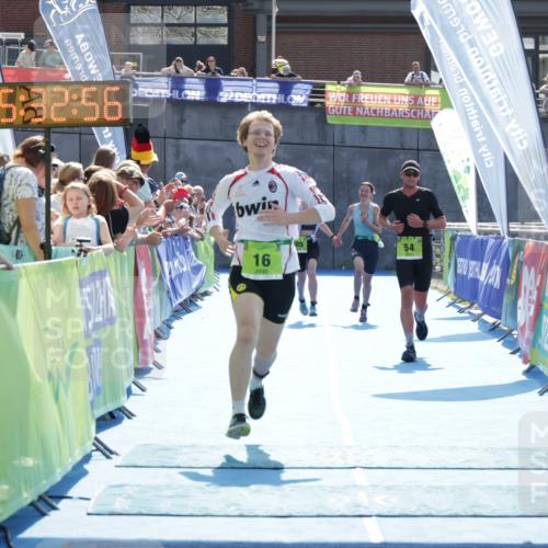 10.08.2025 - GEWOBA Citytriathlon Bremen H.Heesch http://msf.ph/oto/8556956 10.08.2025 15:33:00 Ziel 16, 54, 368, 385 meine-sportfotos.de