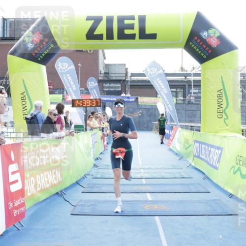 10.08.2025 - GEWOBA Citytriathlon Bremen H.Heesch http://msf.ph/oto/8556961 10.08.2025 14:39:41 Ziel 935 meine-sportfotos.de