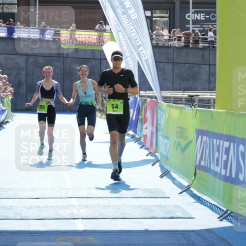 10.08.2025 - GEWOBA Citytriathlon Bremen H.Heesch http://msf.ph/oto/8556963 10.08.2025 15:33:02 Ziel 16, 54, 368, 385 meine-sportfotos.de