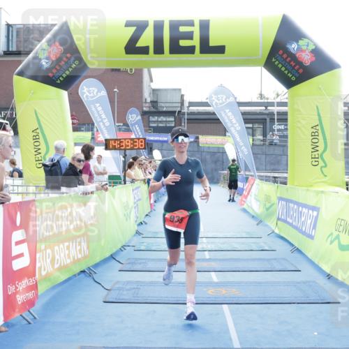 10.08.2025 - GEWOBA Citytriathlon Bremen H.Heesch http://msf.ph/oto/8556964 10.08.2025 14:39:42 Ziel 935 meine-sportfotos.de