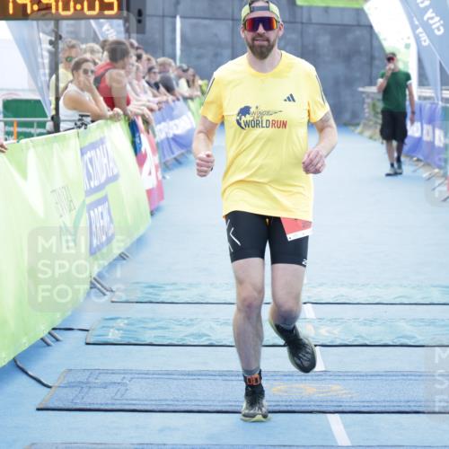 10.08.2025 - GEWOBA Citytriathlon Bremen H.Heesch http://msf.ph/oto/8556982 10.08.2025 14:40:07 Ziel 792 meine-sportfotos.de
