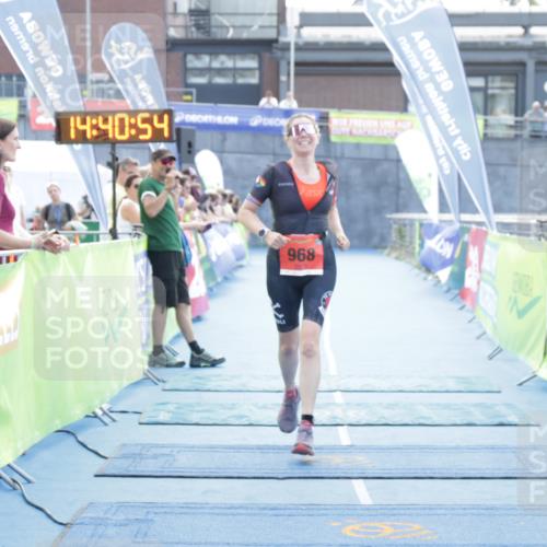 10.08.2025 - GEWOBA Citytriathlon Bremen H.Heesch http://msf.ph/oto/8556993 10.08.2025 14:40:58 Ziel 968 meine-sportfotos.de