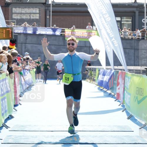 10.08.2025 - GEWOBA Citytriathlon Bremen H.Heesch http://msf.ph/oto/8556994 10.08.2025 15:33:21 Ziel 61 meine-sportfotos.de