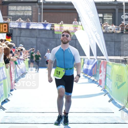 10.08.2025 - GEWOBA Citytriathlon Bremen H.Heesch http://msf.ph/oto/8556998 10.08.2025 15:33:22 Ziel 61 meine-sportfotos.de