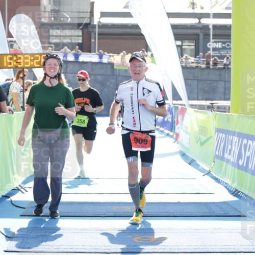 10.08.2025 - GEWOBA Citytriathlon Bremen H.Heesch http://msf.ph/oto/8557011 10.08.2025 15:33:32 Ziel 358, 909 meine-sportfotos.de