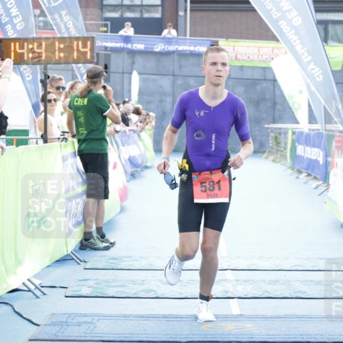 10.08.2025 - GEWOBA Citytriathlon Bremen H.Heesch http://msf.ph/oto/8557015 10.08.2025 14:41:18 Ziel 581 meine-sportfotos.de