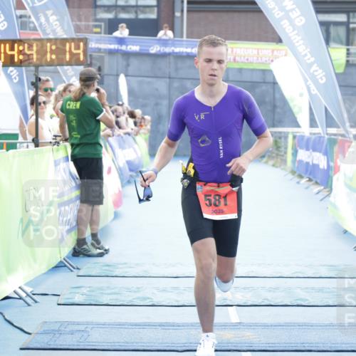 10.08.2025 - GEWOBA Citytriathlon Bremen H.Heesch http://msf.ph/oto/8557017 10.08.2025 14:41:18 Ziel 581 meine-sportfotos.de