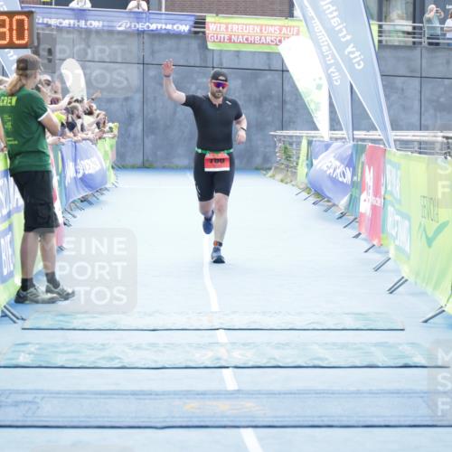 10.08.2025 - GEWOBA Citytriathlon Bremen H.Heesch http://msf.ph/oto/8557021 10.08.2025 14:41:33 Ziel 766 meine-sportfotos.de