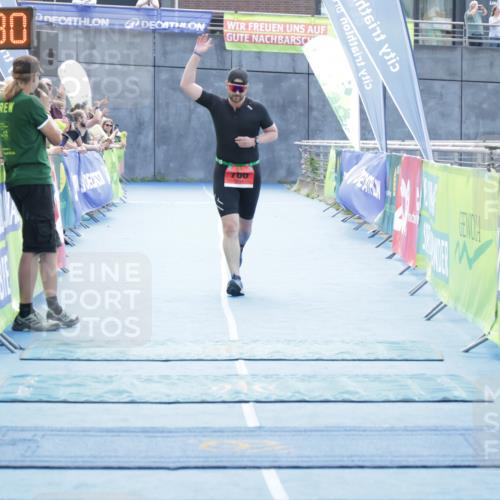 10.08.2025 - GEWOBA Citytriathlon Bremen H.Heesch http://msf.ph/oto/8557023 10.08.2025 14:41:34 Ziel 766 meine-sportfotos.de