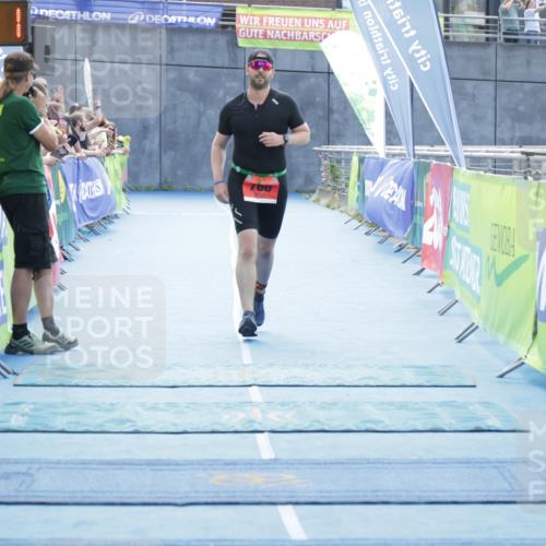 10.08.2025 - GEWOBA Citytriathlon Bremen H.Heesch http://msf.ph/oto/8557026 10.08.2025 14:41:34 Ziel 766 meine-sportfotos.de