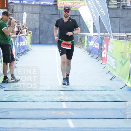 10.08.2025 - GEWOBA Citytriathlon Bremen H.Heesch http://msf.ph/oto/8557030 10.08.2025 14:41:35 Ziel 766 meine-sportfotos.de