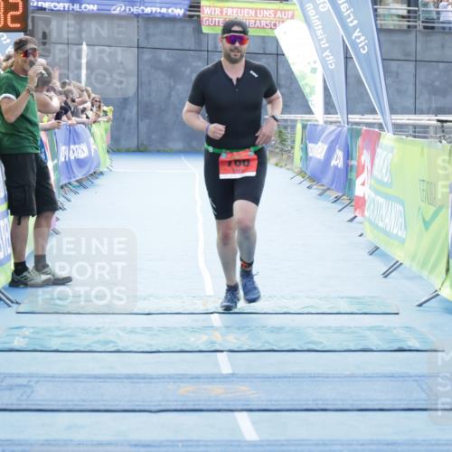 10.08.2025 - GEWOBA Citytriathlon Bremen H.Heesch http://msf.ph/oto/8557032 10.08.2025 14:41:35 Ziel 766 meine-sportfotos.de