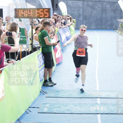 10.08.2025 - GEWOBA Citytriathlon Bremen H.Heesch http://msf.ph/oto/8557042 10.08.2025 14:41:59 Ziel 945 meine-sportfotos.de