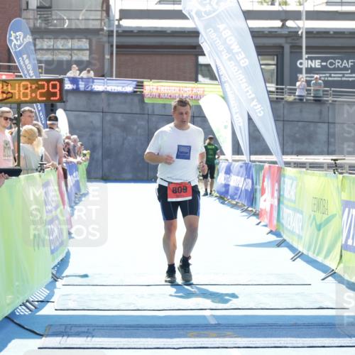 10.08.2025 - GEWOBA Citytriathlon Bremen H.Heesch http://msf.ph/oto/8557059 10.08.2025 14:48:32 Ziel 809 meine-sportfotos.de