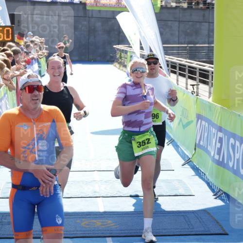 10.08.2025 - GEWOBA Citytriathlon Bremen H.Heesch http://msf.ph/oto/8557064 10.08.2025 15:33:54 Ziel 196, 266, 352, 409, 517 meine-sportfotos.de