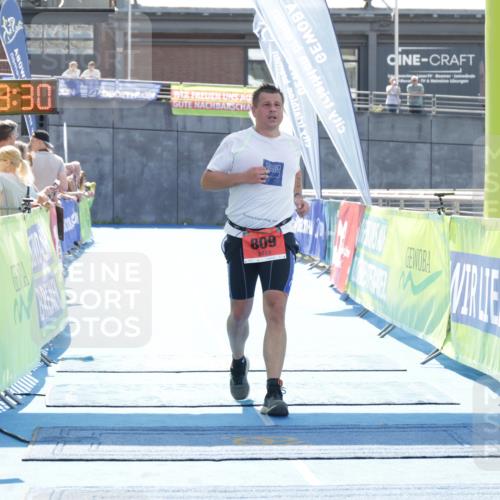 10.08.2025 - GEWOBA Citytriathlon Bremen H.Heesch http://msf.ph/oto/8557065 10.08.2025 14:48:33 Ziel 809 meine-sportfotos.de
