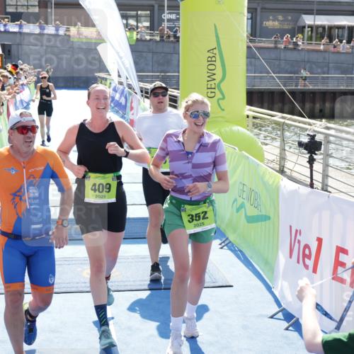 10.08.2025 - GEWOBA Citytriathlon Bremen H.Heesch http://msf.ph/oto/8557070 10.08.2025 15:33:55 Ziel 196, 266, 352, 409, 517 meine-sportfotos.de
