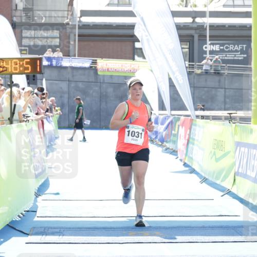 10.08.2025 - GEWOBA Citytriathlon Bremen H.Heesch http://msf.ph/oto/8557075 10.08.2025 14:48:55 Ziel 1031 meine-sportfotos.de