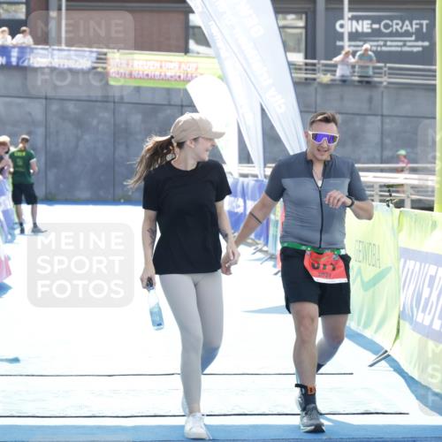 10.08.2025 - GEWOBA Citytriathlon Bremen H.Heesch http://msf.ph/oto/8557087 10.08.2025 14:49:14 Ziel 671 meine-sportfotos.de