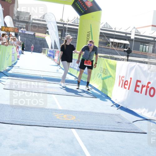 10.08.2025 - GEWOBA Citytriathlon Bremen H.Heesch http://msf.ph/oto/8557092 10.08.2025 14:49:20 Ziel 671 meine-sportfotos.de