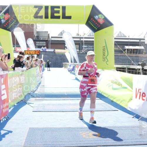 10.08.2025 - GEWOBA Citytriathlon Bremen H.Heesch http://msf.ph/oto/8557107 10.08.2025 14:49:34 Ziel 962 meine-sportfotos.de