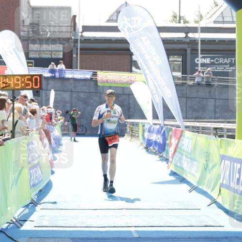 10.08.2025 - GEWOBA Citytriathlon Bremen H.Heesch http://msf.ph/oto/8557112 10.08.2025 14:49:54 Ziel 848 meine-sportfotos.de