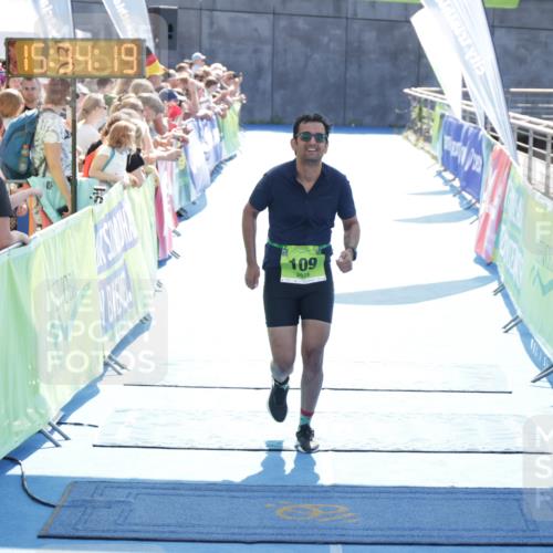 10.08.2025 - GEWOBA Citytriathlon Bremen H.Heesch http://msf.ph/oto/8557113 10.08.2025 15:34:23 Ziel 109 meine-sportfotos.de