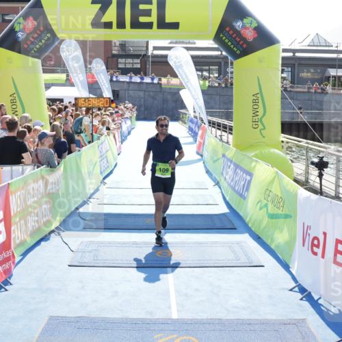 10.08.2025 - GEWOBA Citytriathlon Bremen H.Heesch http://msf.ph/oto/8557120 10.08.2025 15:34:24 Ziel 109 meine-sportfotos.de
