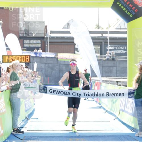 10.08.2025 - GEWOBA Citytriathlon Bremen H.Heesch http://msf.ph/oto/8557129 10.08.2025 14:50:11 Ziel 11 meine-sportfotos.de
