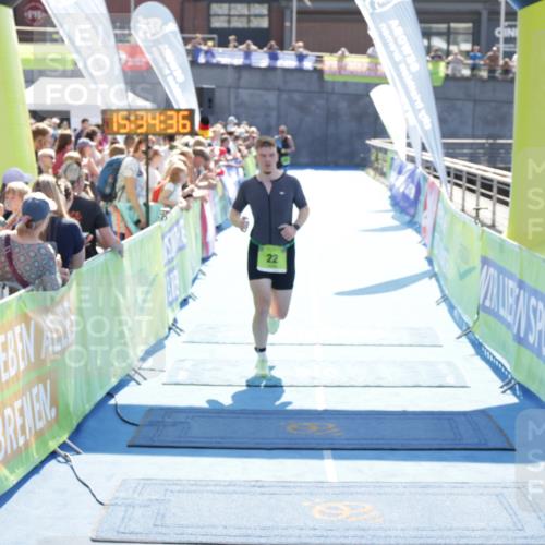10.08.2025 - GEWOBA Citytriathlon Bremen H.Heesch http://msf.ph/oto/8557130 10.08.2025 15:34:40 Ziel 22 meine-sportfotos.de