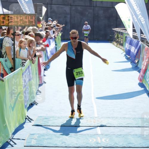 10.08.2025 - GEWOBA Citytriathlon Bremen H.Heesch http://msf.ph/oto/8557134 10.08.2025 15:34:48 Ziel 22, 293 meine-sportfotos.de