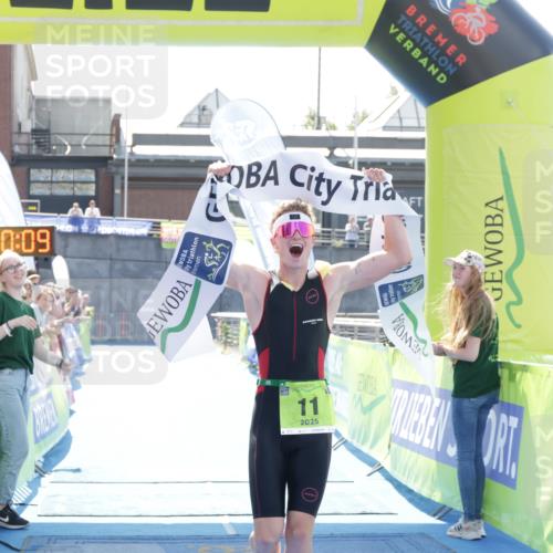 10.08.2025 - GEWOBA Citytriathlon Bremen H.Heesch http://msf.ph/oto/8557137 10.08.2025 14:50:13 Ziel 11 meine-sportfotos.de