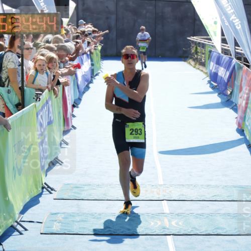 10.08.2025 - GEWOBA Citytriathlon Bremen H.Heesch http://msf.ph/oto/8557138 10.08.2025 15:34:48 Ziel 22, 293 meine-sportfotos.de