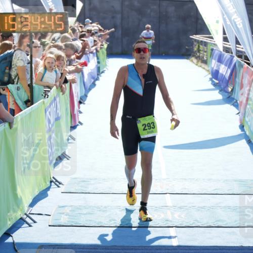 10.08.2025 - GEWOBA Citytriathlon Bremen H.Heesch http://msf.ph/oto/8557139 10.08.2025 15:34:49 Ziel 293 meine-sportfotos.de