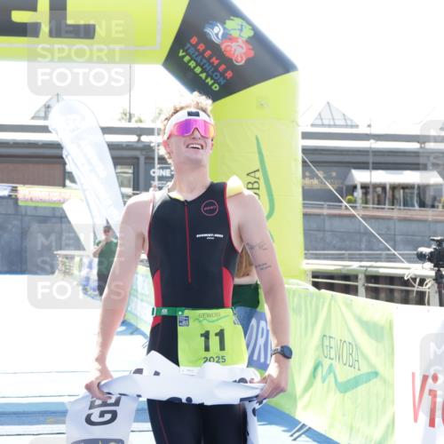 10.08.2025 - GEWOBA Citytriathlon Bremen H.Heesch http://msf.ph/oto/8557144 10.08.2025 14:50:14 Ziel 11 meine-sportfotos.de