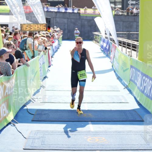 10.08.2025 - GEWOBA Citytriathlon Bremen H.Heesch http://msf.ph/oto/8557145 10.08.2025 15:34:50 Ziel 293 meine-sportfotos.de