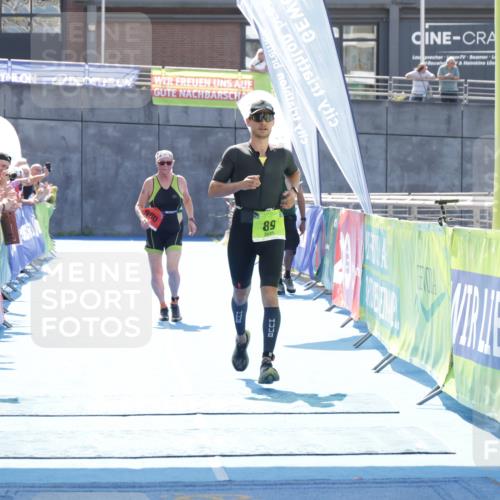 10.08.2025 - GEWOBA Citytriathlon Bremen H.Heesch http://msf.ph/oto/8557148 10.08.2025 14:53:10 Ziel 89, 980 meine-sportfotos.de